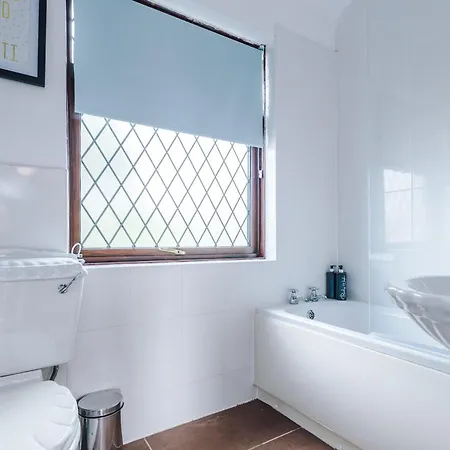 Cosy 2 Bedroom House-Short Drive From Blackpool Pleasure Beach Exterior photo