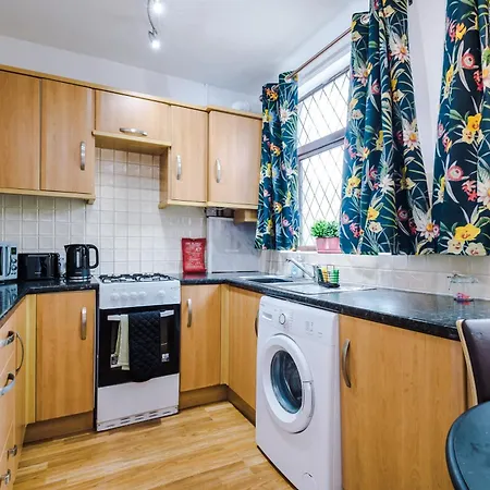 Cosy 2 Bedroom House-Short Drive From Blackpool Pleasure Beach Exterior photo